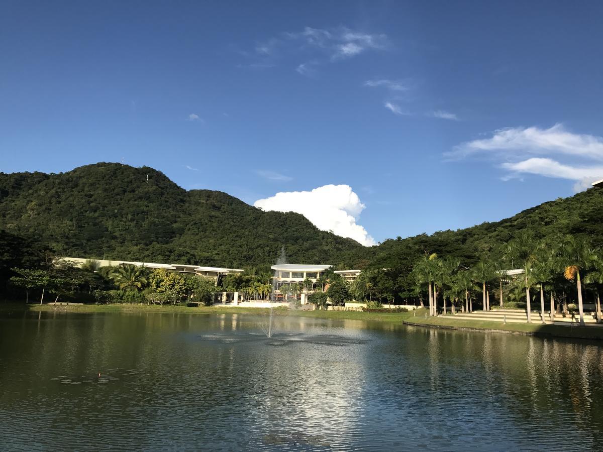 Creys Condo At Pico De Loro Cove Nasugbu Exterior photo