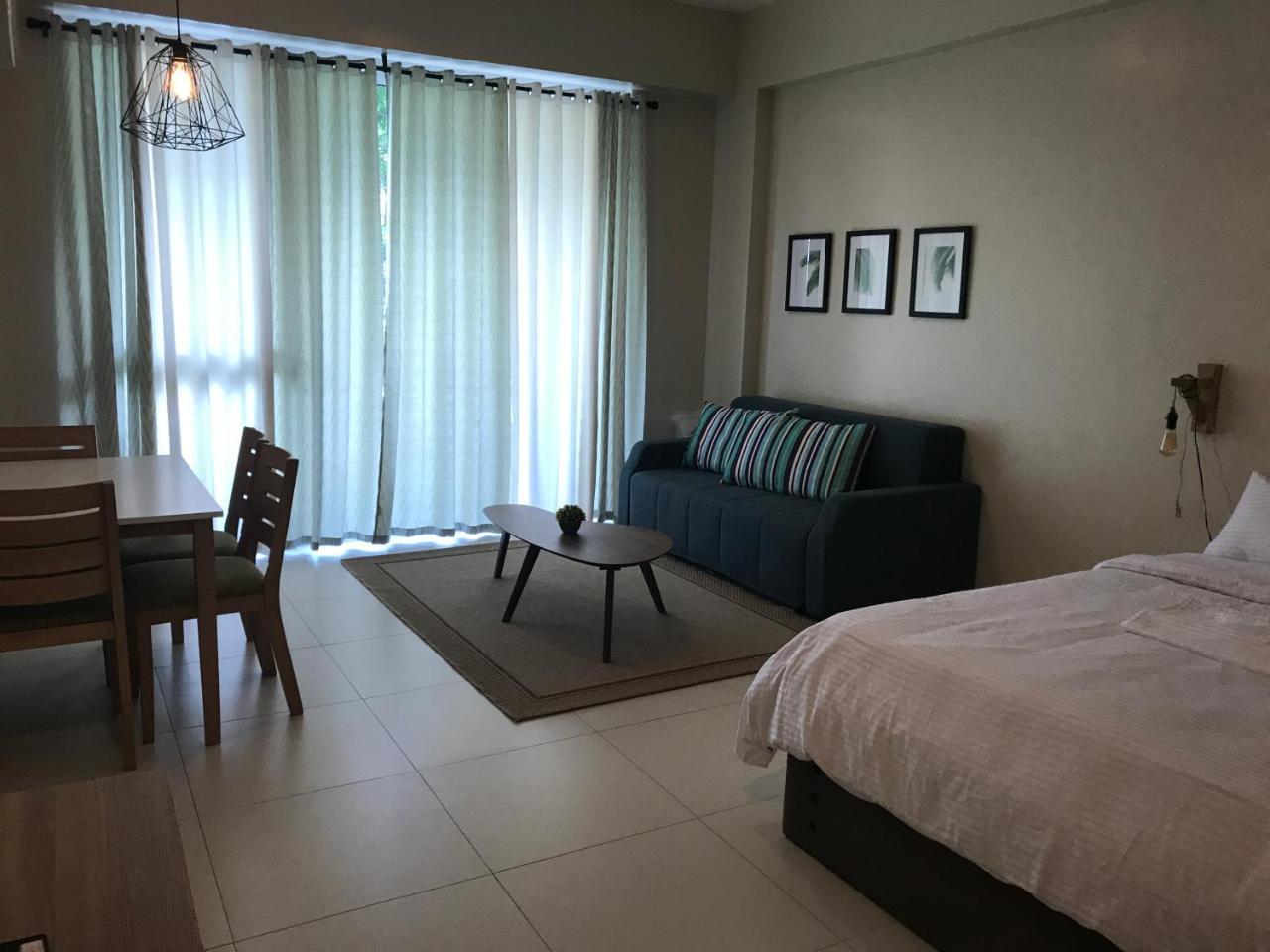 Creys Condo At Pico De Loro Cove Nasugbu Exterior photo